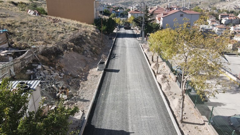350 evler mahallesi Ceylan sokakta sıcak asfalt çalışması tamamlandı