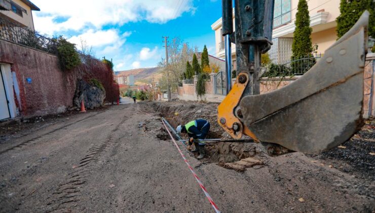 KANDİL SOKAK’TA ALTYAPI YENİLENİYOR
