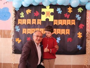 Başkan Aksoy otizm farkındalık etkinliğine katıldı