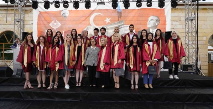 Kapadokya Üniversitesi ilk lisans mezunlarını hayata uğurladı