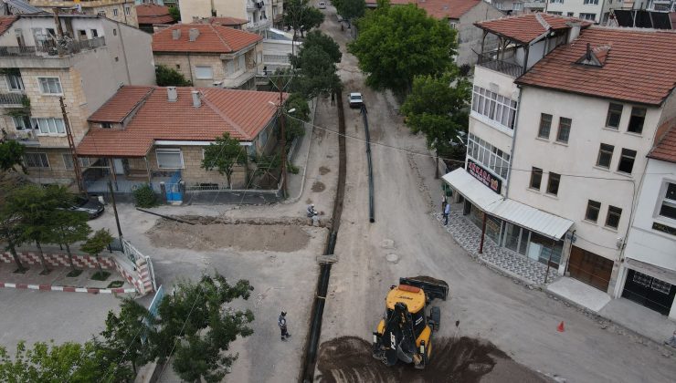 Ali Efe Yolu Sokak’ta İçme Suyu Hatları Yenileniyor