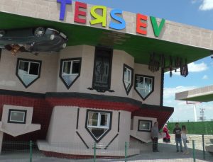 Nevşehir’de ‘Ters Ev’ ziyarete açıldı
