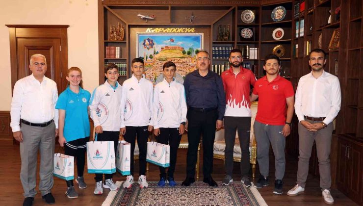Başkan Savran, genç sporcuları ödüllendirdi