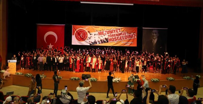 NEVÜ Gülşehir Sosyal Bilimler MYO’dan Mezuniyet Töreni