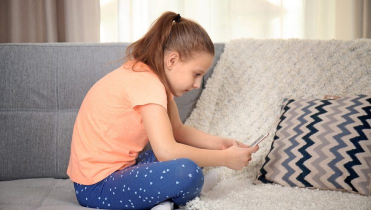 Çocuklarda ekran bağımlılığı omurga hastalıklarına zemin hazırlıyor