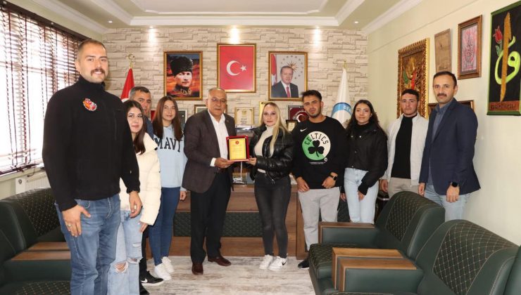 Meslek yüksekokulu öğrencilerinden Başkan Aksoy’a ziyaret