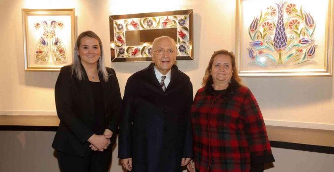 Çivilerle tellerin buluştuğu sergi göz kamaştırdı