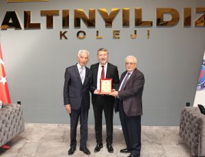 Duayen Müdür Mehmet Eravcı Emekli oldu