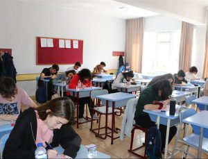 Altınyıldız Fen Ve Anadolu Liselerinde 9. 10. ve 11. Sınıflar Bursluluk Sınavı Yapıldı