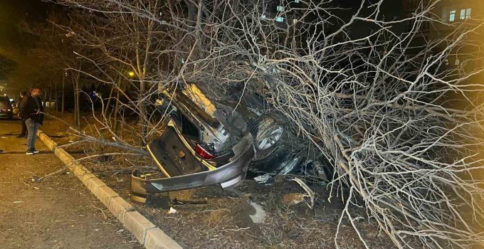 Nevşehir’de kontrolden çıkan araç ağaca çarptı: 1 yaralı