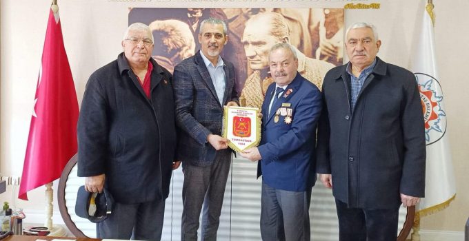 Gazilerimiz her zaman başımızın tacı