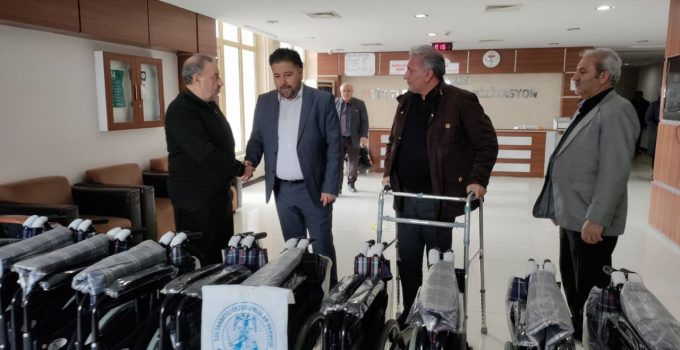 Erzurumlular Derneğinden Kozaklı FTR Hastanesine 10 Adet Tekerlekli Sandalye Bağışı Yapıldı
