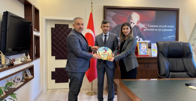 Kızılay’dan Hacıbektaş Kaymakamına ziyaret