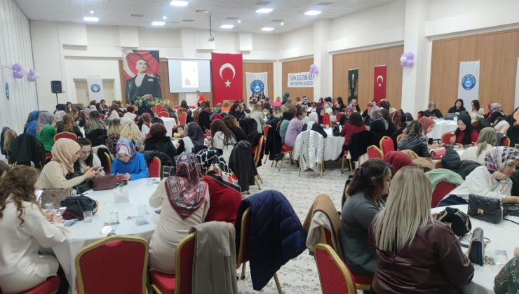 Türk Eğitim Sen Öğretmenevinde Kadınlar Gününü Kutladı