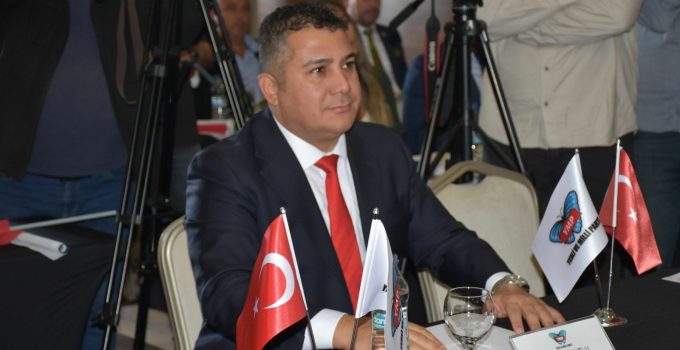 Mutlu’dan Mardin Büyükşehir Belediyesi’nin İstiklal Marşı Kararına Sert Tepki