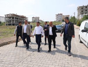 Mehmet Akif Ersoy Mahallesi’nde Bozuk Yollar Onarıyor
