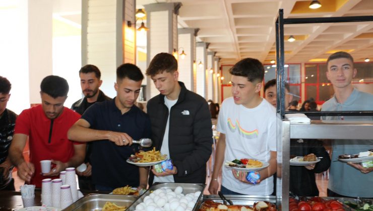 Altınyıldız Koleji Fen Ve Anadolu Lisesinden 12. Sınıf Öğrencilerine Motivasyon Kahvaltısı