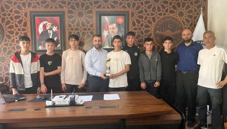 Futsal’da Şampiyon Yine Karapınar Ortaokulu
