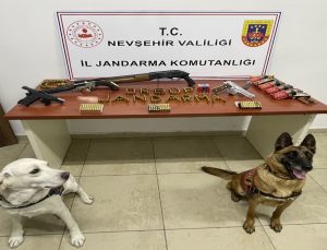 Bahçeli Köyü’nde ruhsatsız silah ve tüfek ele geçirildi