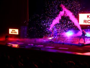 “Güller Savaşı” Adlı Tiyatro Oyunu NEVÜ’de sahnelendi