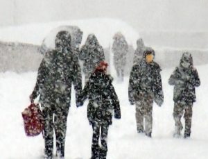 Okullar Cuma Günüde Tatil Edildi