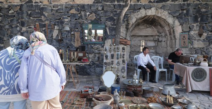 Antika ve Koleksiyon Meraklıları Tarihi Atmosferde Buluşuyor