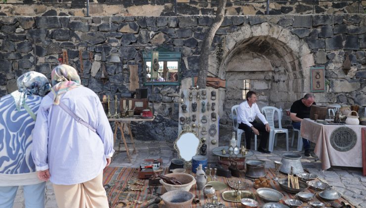 Antika ve Koleksiyon Meraklıları Tarihi Atmosferde Buluşuyor