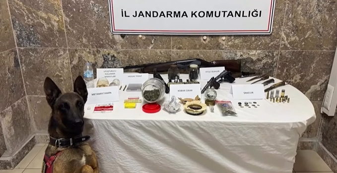 Jandarmadan Ürgüp’te Eş Zamanlı Narkotik Operasyonu