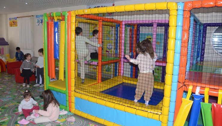 Kardelen’de Veliler Toplandı, Çocuklar Eğlendi