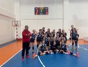 Kardelen Koleji Voleybolda da Kazandı