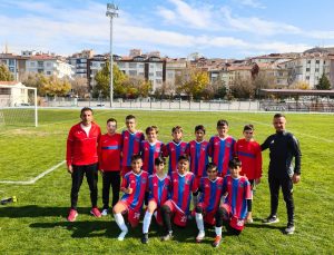 Altınyıldız İlköğretim Kurumu Futbol Takımı Finalde
