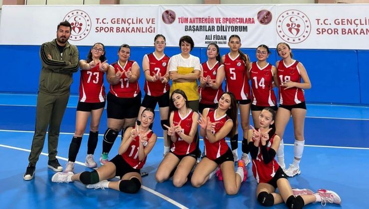 Kardelen Voleybol Takımı Yarı Finale Yükseldi