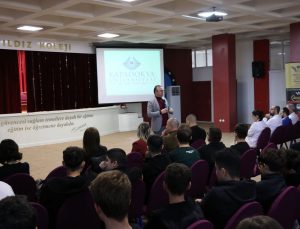 Klinik Psikolog İzzet Özer Altınyıldız Koleji Öğrencileriyle Buluştu