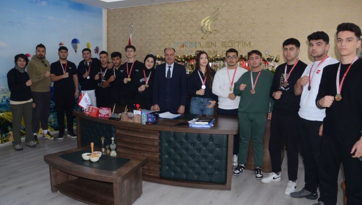 Kardelen’in Bileği Bükülmüyor