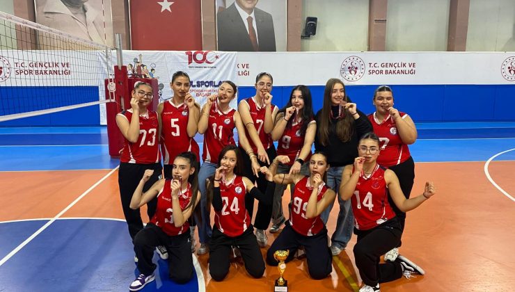 Kardelen Genç Kız Voleybol Takımı 3. Oldu