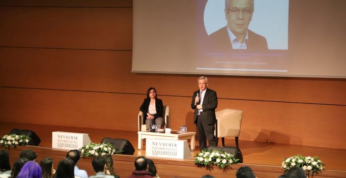 “Türk Tarihinin Çince Kaynakları” Üzerine Konuşuldu