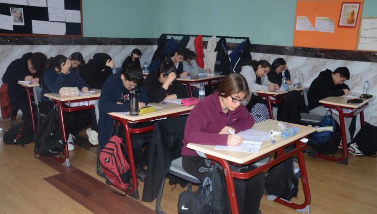 Kardelen’de Türkiye geneli TYT-AYT Deneme Sınavı Yapıldı