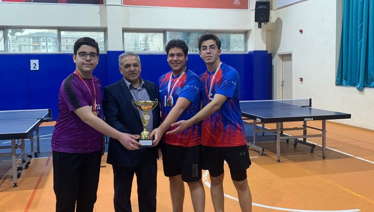 Masa Tenisi Nevşehir Şampiyonu Altınyıldız Koleji