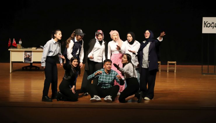 NEVÜ’de “Tersine Dünya” Tiyatro Oyunu Sahnelendi