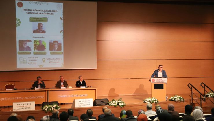 “Modern Dünyada Aile Olmak: Sorunlar ve Çözümler” Paneli Düzenlendi