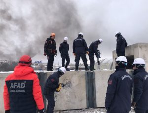 Nevşehir’de Jandarma Personeline Enkazda Arama Kurtarma Eğitimi