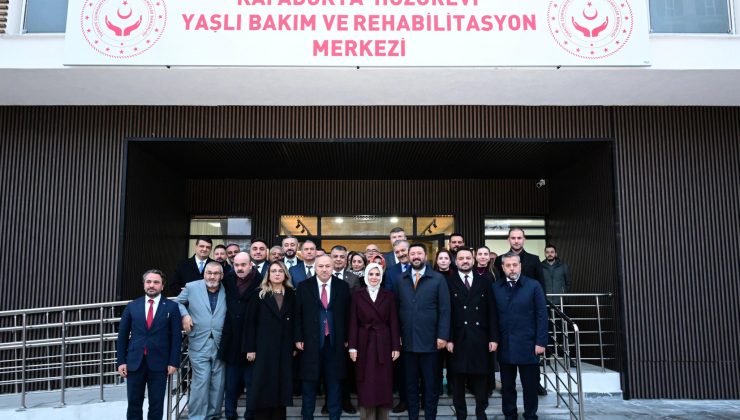 Bakan Göktaş Nevşehir’de Panel ve Huzurevi Açılışına Katıldı