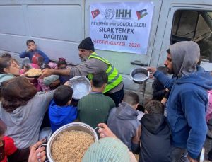 Nevşehirli Hayırseverlerin Gazze’ye Sıcak Yemek Desteği Sürüyor