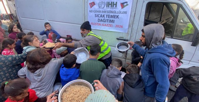 Nevşehirli Hayırseverlerin Gazze’ye Sıcak Yemek Desteği Sürüyor