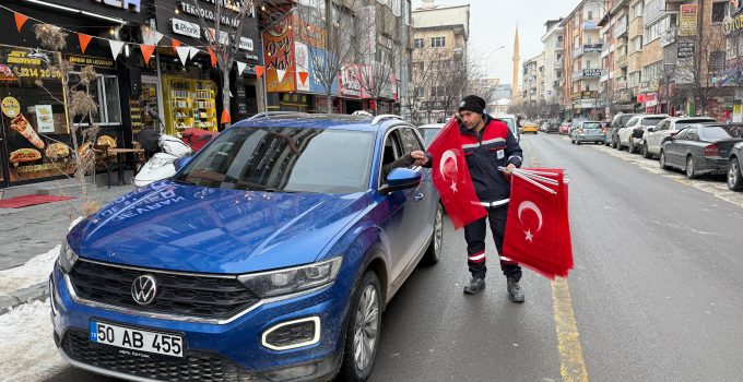 Nevşehir’de Sokaklar Türk Bayrakları İle Donatıldı