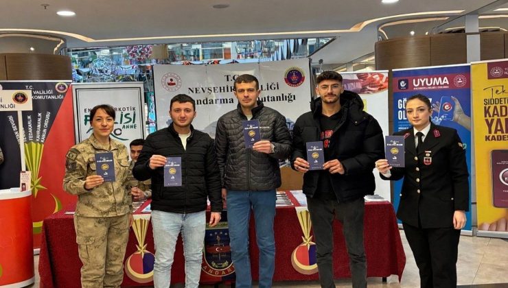 Nevşehir’de Jandarmadan AVM’de Vatandaşlara Bilgilendirme Çalışması