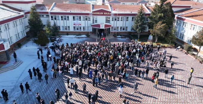 Kardelen Kolejinin 8. Sınıf Bursluluk Sınavı Rekor Katılımla Yapıldı