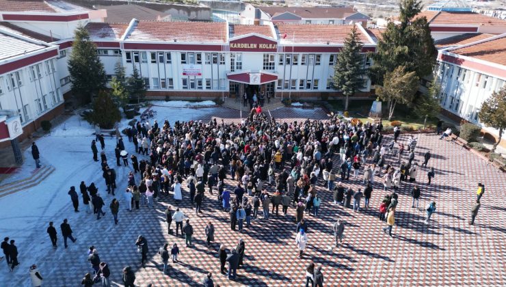 Kardelen Kolejinin 8. Sınıf Bursluluk Sınavı Rekor Katılımla Yapıldı