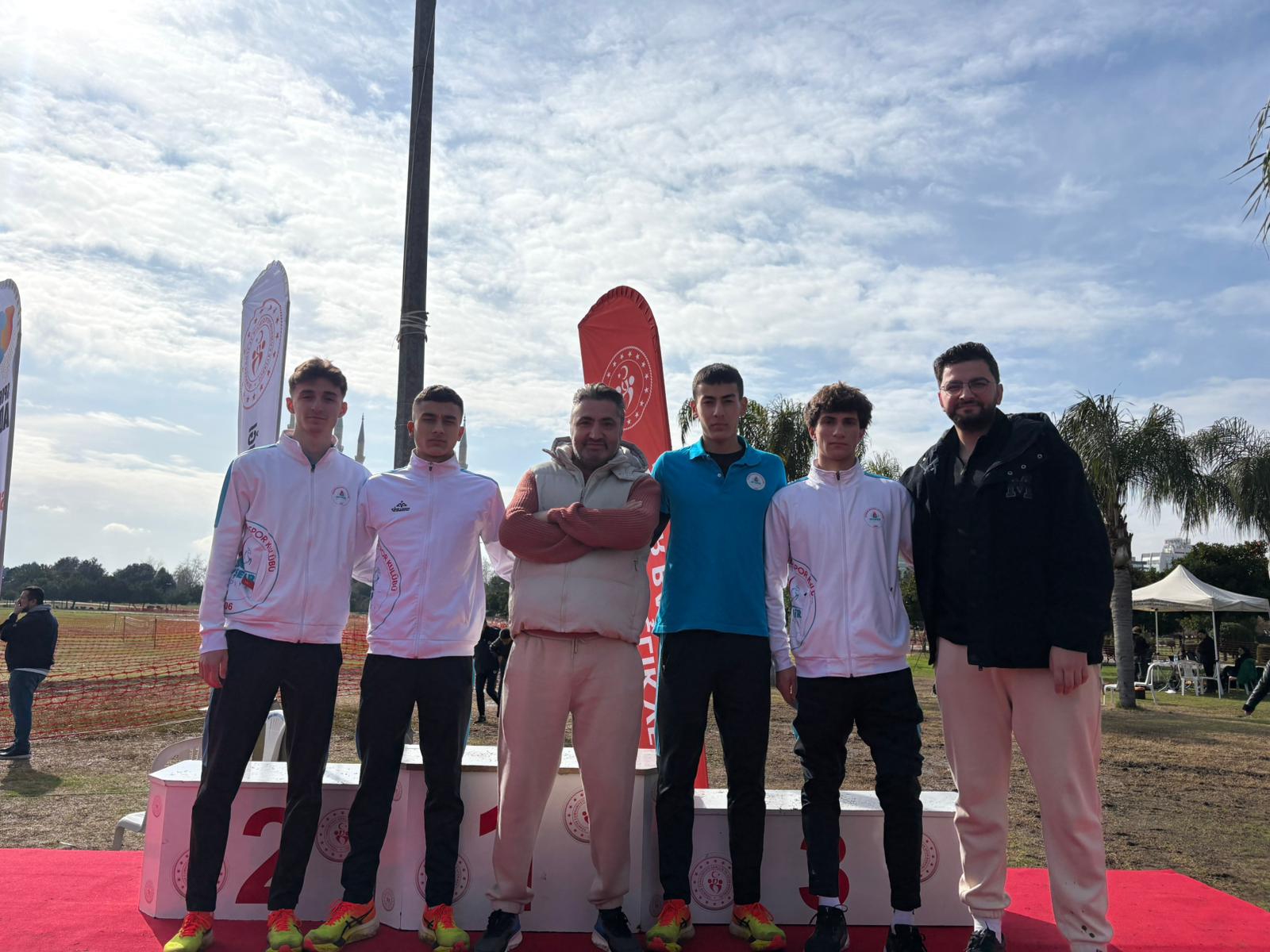 Dev Kulüpler Geride Kaldı, Final Öncesi Liderlik Geldi