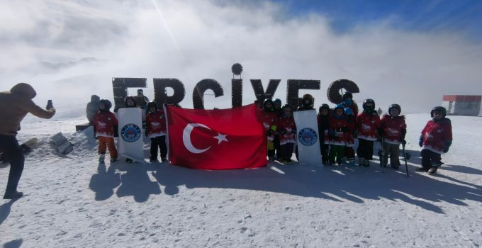 Altınyıldızlı Öğrenciler Kayak Eğitim Programını Tamamladı